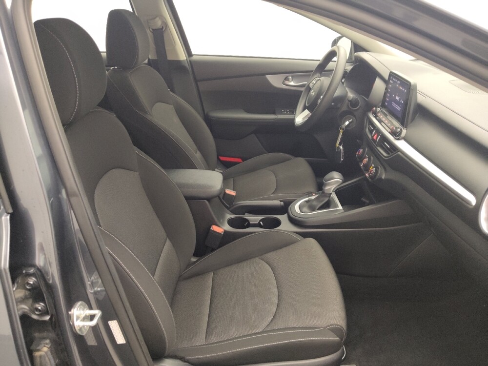 2023 Kia Forte in Live Oak, TX 78233 - 18103266 21