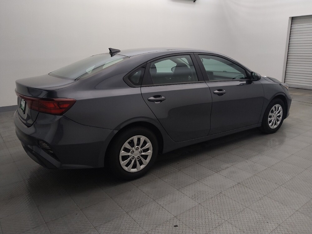 2023 Kia Forte in Live Oak, TX 78233 - 18103266 10