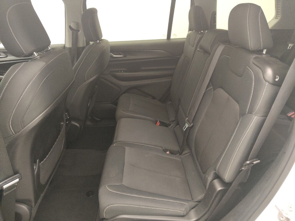 2023 Jeep Grand Cherokee L in Houston, TX 77060 - 18103270 18