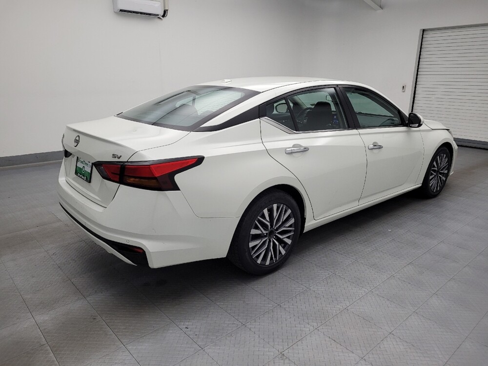 2023 Nissan Altima in Fairfield, OH 45014 - 18103310 10