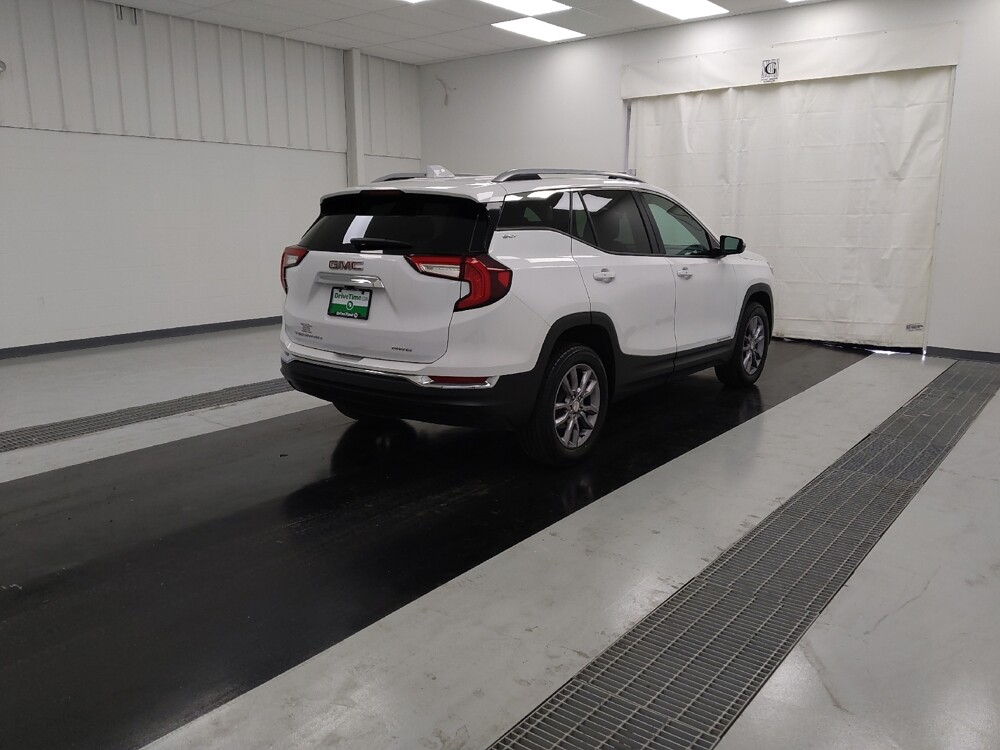 2024 GMC Terrain in St. Louis, MO 63125 - 18103355 9