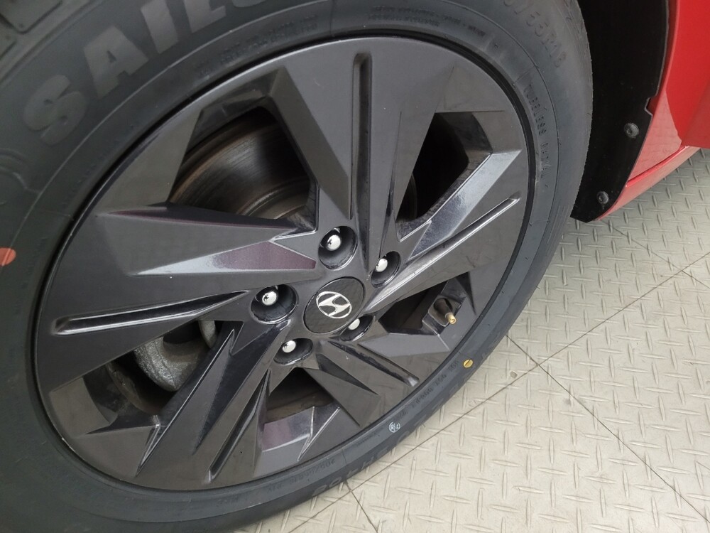 2023 Hyundai Elantra in Pittsburgh, PA 15236 - 18103396 31