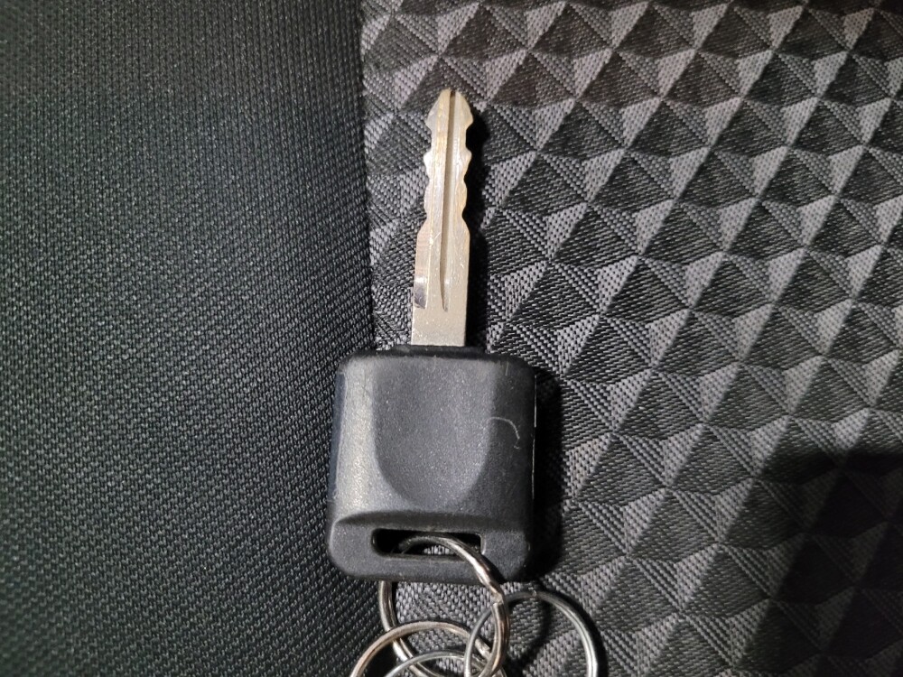 2023 Nissan Versa in Pittsburgh, PA 15237 - 18103417 32