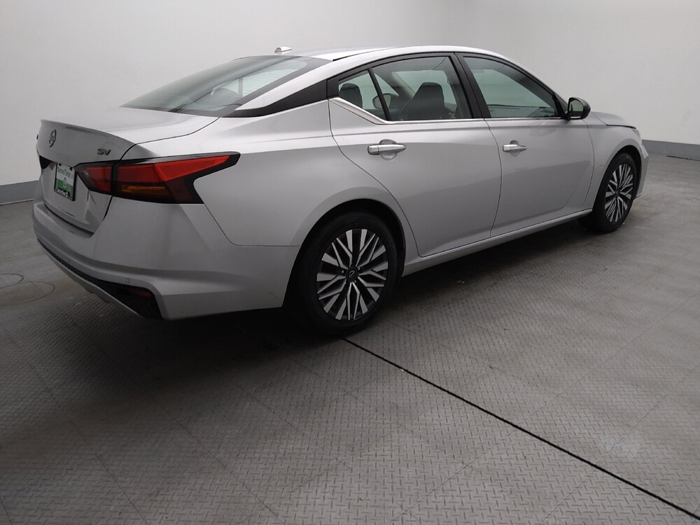 2024 Nissan Altima in Springfield, MO 65807 - 18103471 10