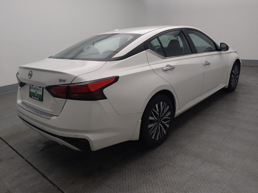 2023 Nissan Altima in Independence, MO 64055 - 18103476 10