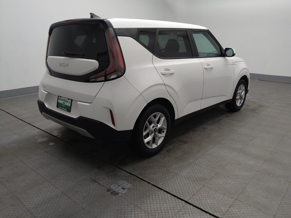 2024 Kia Soul in Gladstone, MO 64118 - 18103478 9