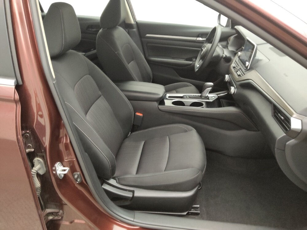 2023 Nissan Altima in Independence, MO 64055 - 18103480 21