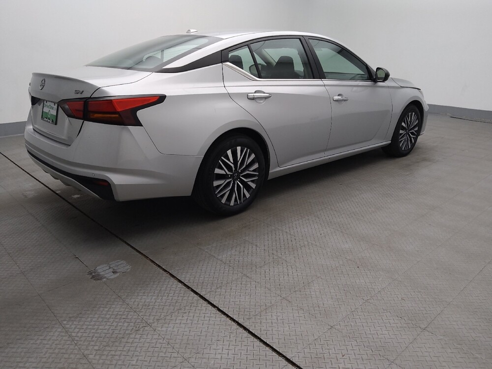 2024 Nissan Altima in Independence, MO 64055 - 18103481 10