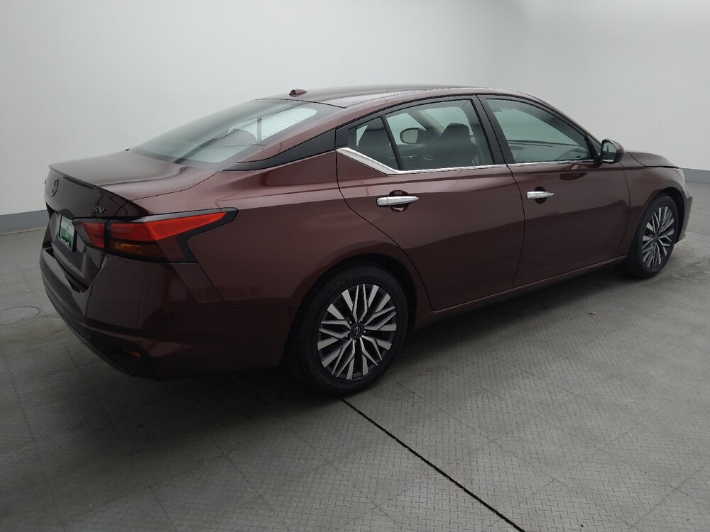 2023 Nissan Altima in Independence, MO 64055 - 18103491 10