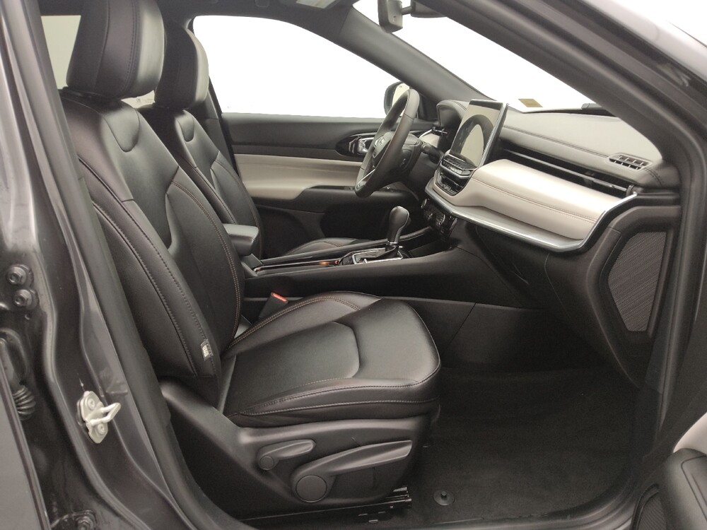 2024 Jeep Compass in St. Louis, MO 63136 - 18103509 21