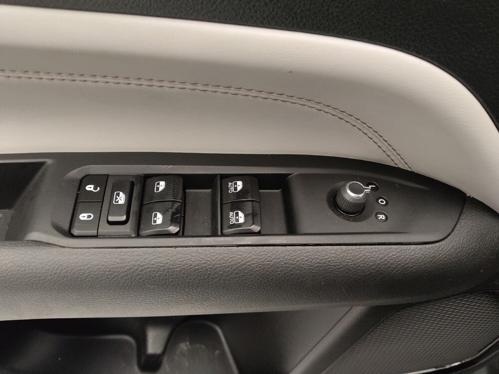 2024 Jeep Compass in St. Louis, MO 63136 - 18103509 27