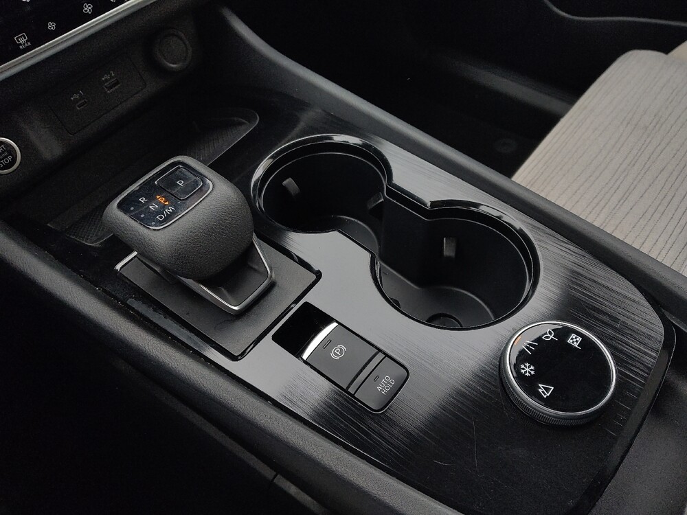 2023 Nissan Rogue in Independence, MO 64055 - 18103512 26