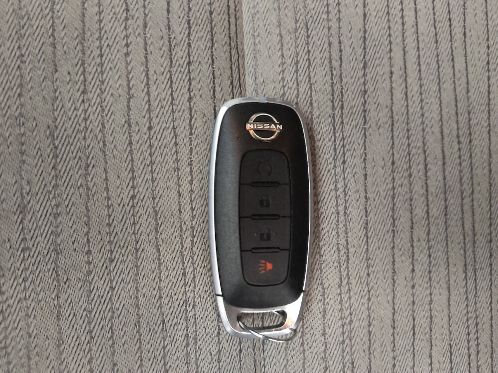 2023 Nissan Rogue in Independence, MO 64055 - 18103512 32