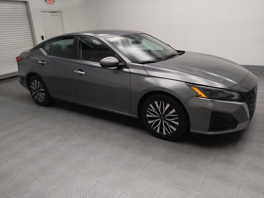 2023 Nissan Altima in Des Moines, IA 50310 - 18103532 11