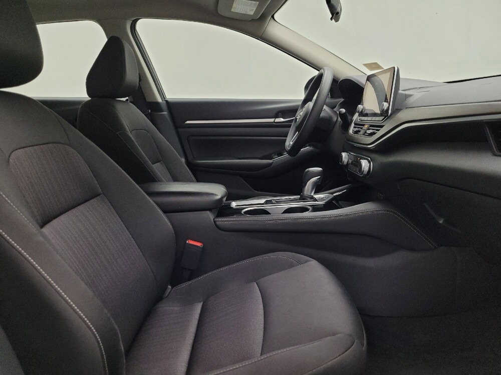 2023 Nissan Altima in Des Moines, IA 50310 - 18103542 21