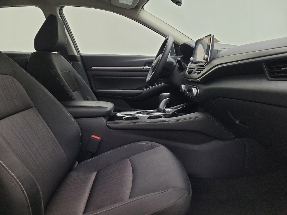 2023 Nissan Altima in Des Moines, IA 50310 - 18103546 21