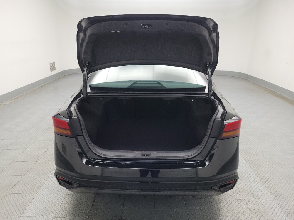 2023 Nissan Altima in Des Moines, IA 50310 - 18103546 29