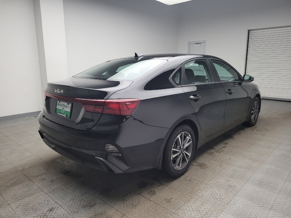 2023 Kia Forte in St. Louis, MO 63125 - 18103590 10