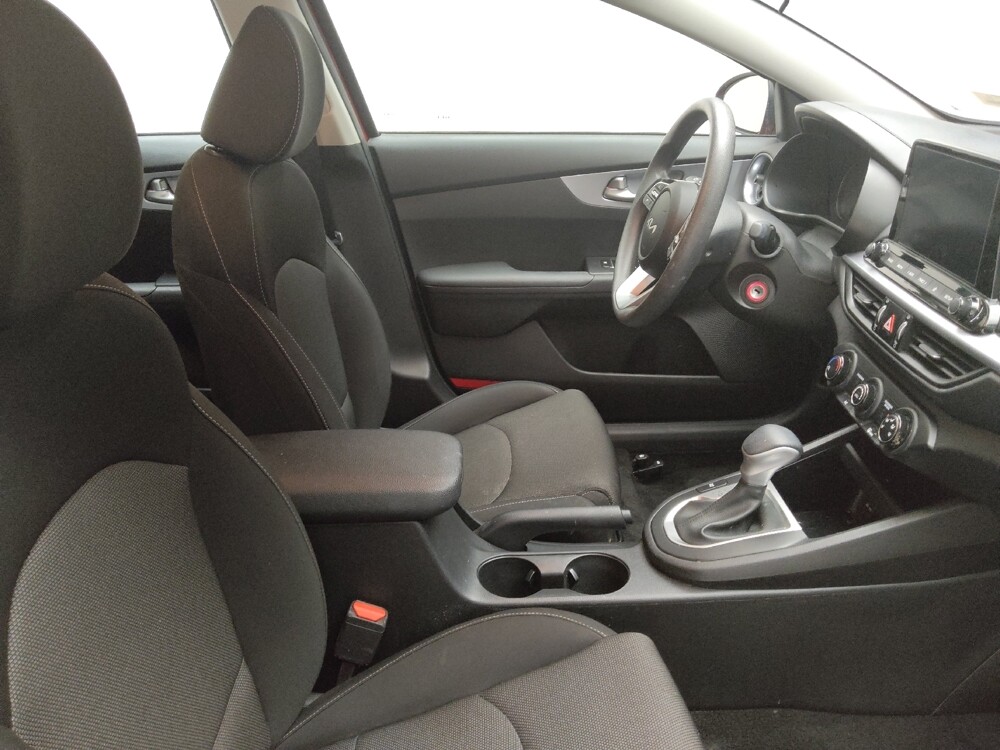 2023 Kia Forte in Taylor, MI 48180 - 18103598 21