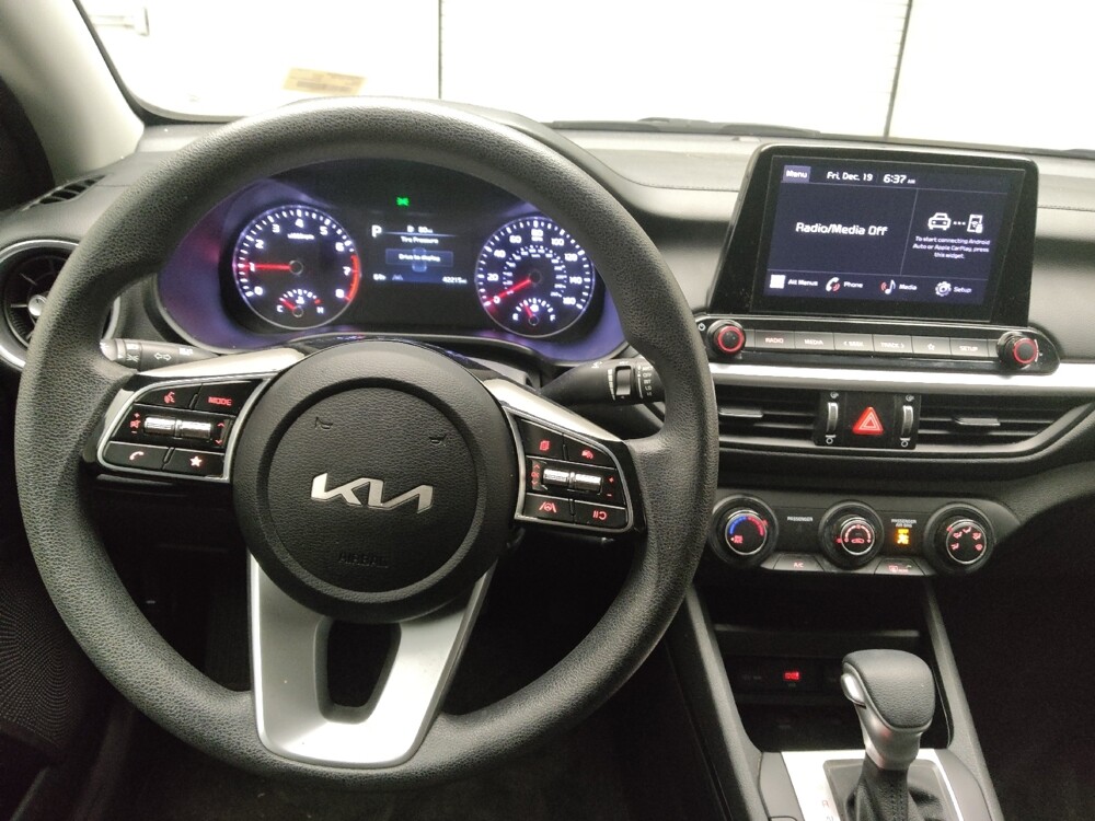 2023 Kia Forte in Taylor, MI 48180 - 18103598 22