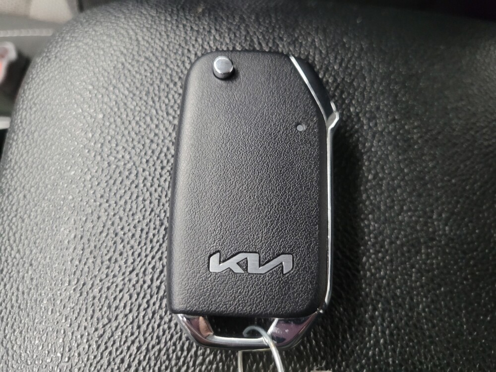 2023 Kia Forte in Indianapolis, IN 46222 - 18103618 32