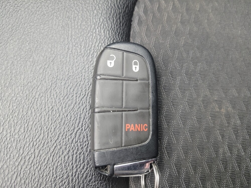 2024 Jeep Compass in Ft Wayne, IN 46805 - 18103620 32