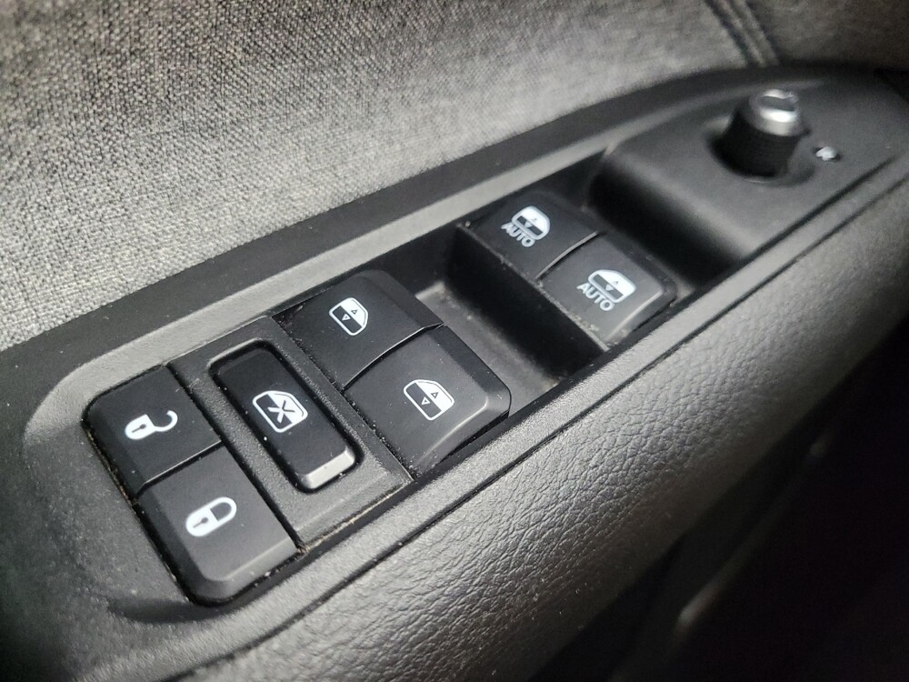 2024 Jeep Compass in Ft Wayne, IN 46805 - 18103620 27