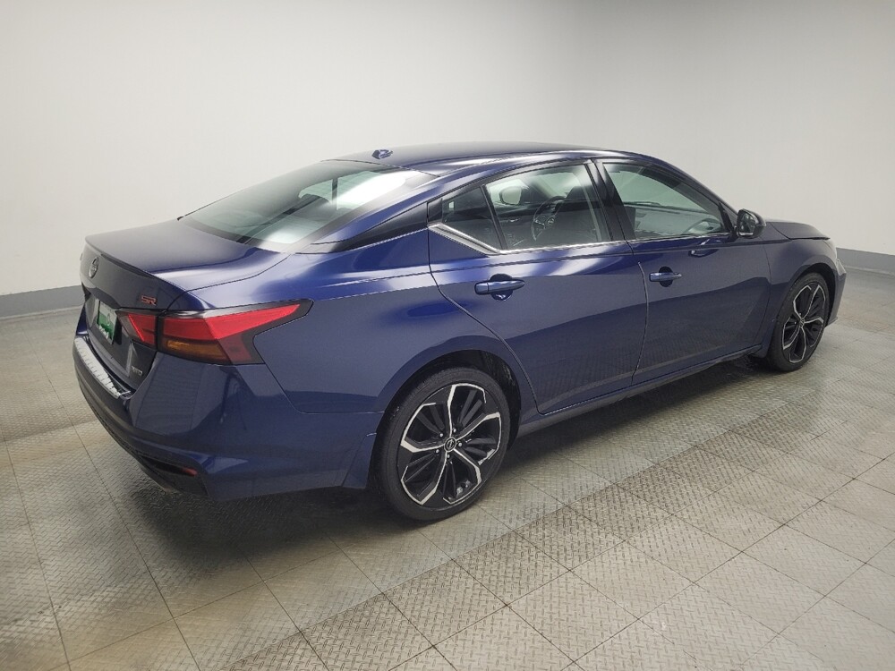 2023 Nissan Altima in Indianapolis, IN 46219 - 18103640 10