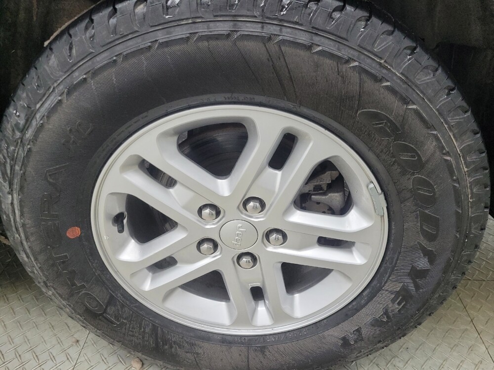 2023 Jeep Grand Cherokee in Indianapolis, IN 46219 - 18103643 31