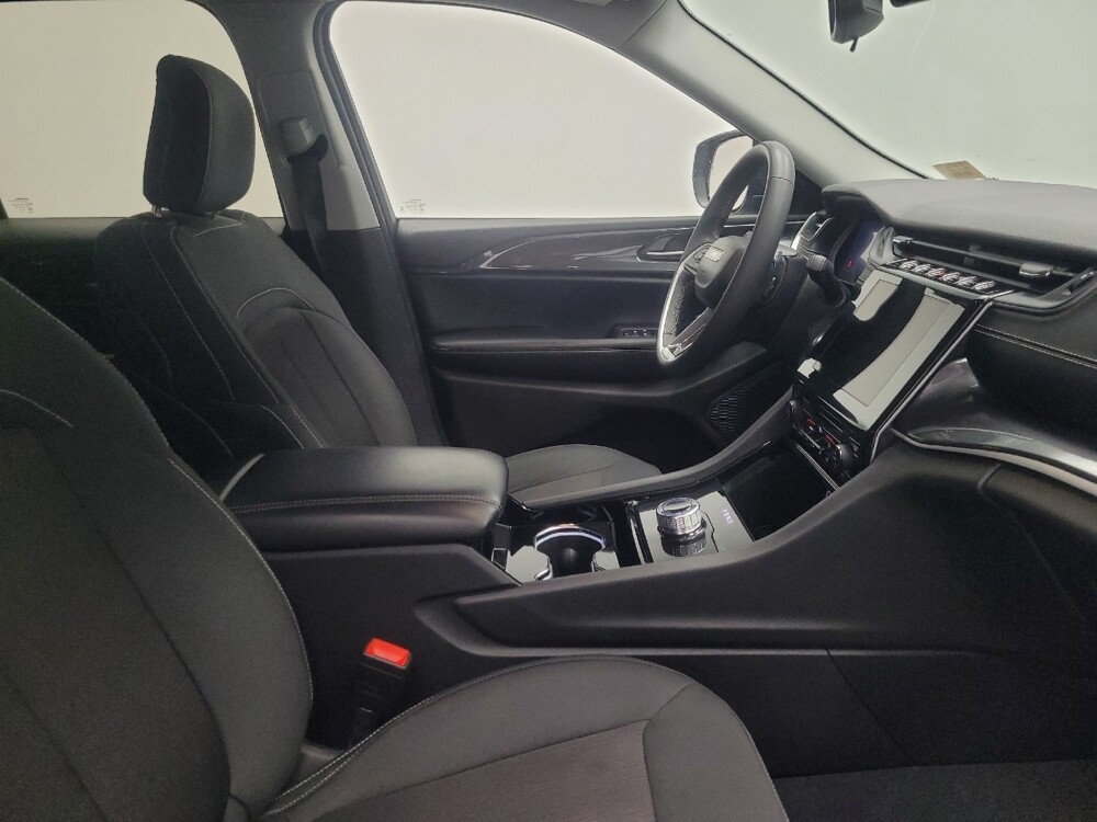 2023 Jeep Grand Cherokee in Indianapolis, IN 46219 - 18103643 21