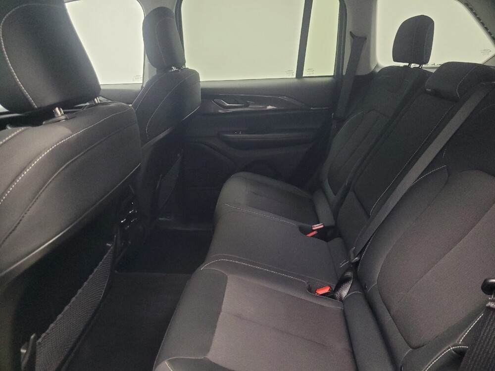 2023 Jeep Grand Cherokee in Indianapolis, IN 46219 - 18103643 18