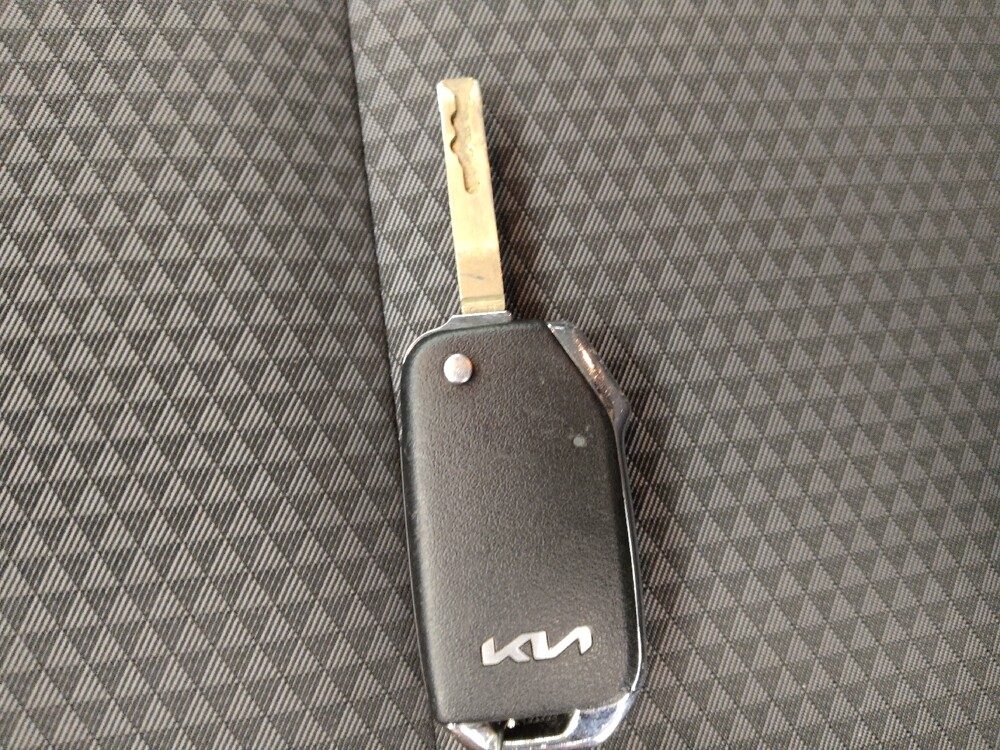 2024 Kia Soul in Springfield, MO 65807 - 18103660 32