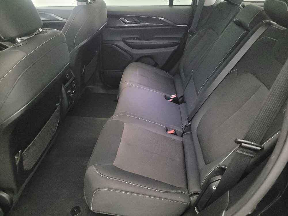 2023 Jeep Grand Cherokee in Temple Hills, MD 20746 - 18103665 18