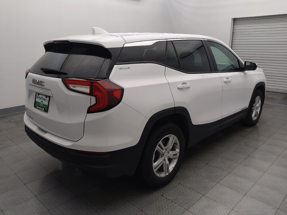 2024 GMC Terrain in Houston, TX 77034 - 18103702 9
