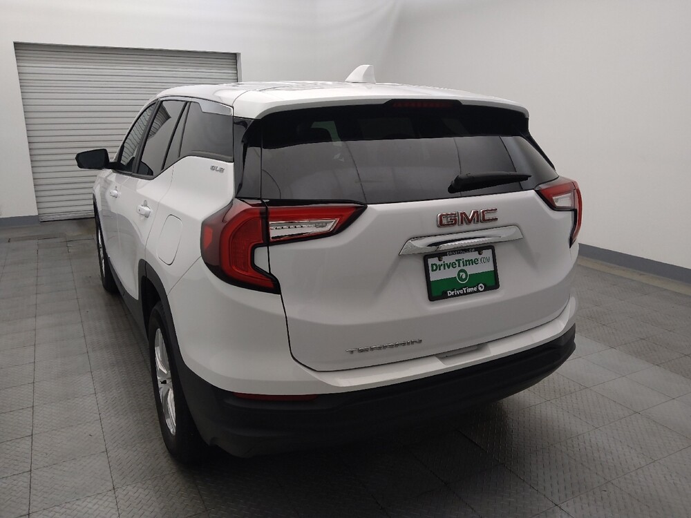 2024 GMC Terrain in Houston, TX 77034 - 18103702 6