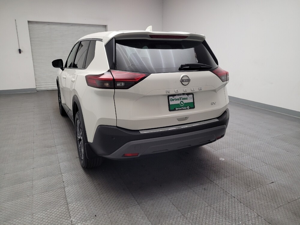 2023 Nissan Rogue in Downey, CA 90241 - 18103704 6