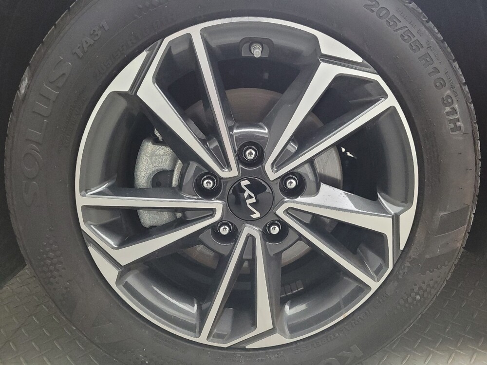 2024 Kia Forte in Grand Rapids, MI 49508 - 18103717 31