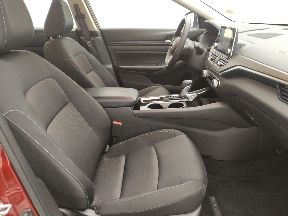 2024 Nissan Altima in St. Louis, MO 63136 - 18103724 21