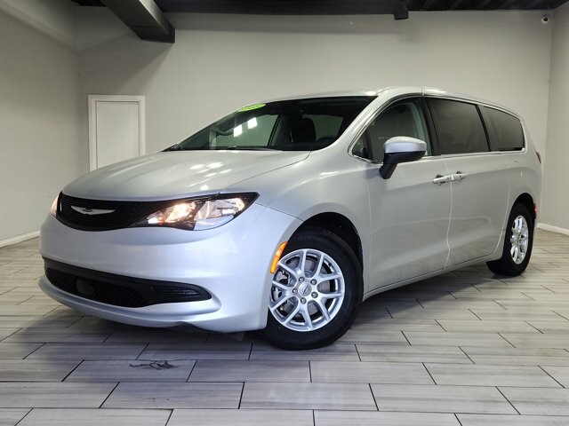 2023 Chrysler Voyager in Cinnaminson, NJ 08077 - 18103740