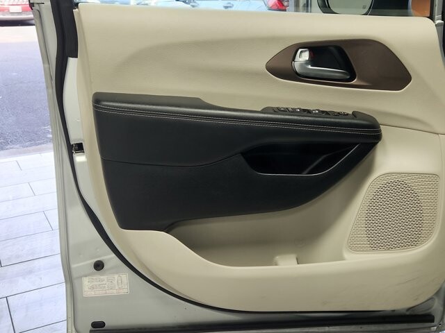 2023 Chrysler Voyager in Cinnaminson, NJ 08077 - 18103740 10
