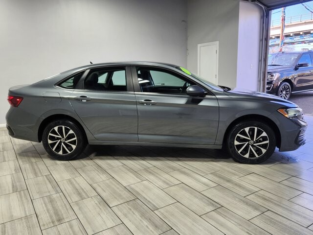 2024 Volkswagen Jetta in Cinnaminson, NJ 08077 - 18103741 6