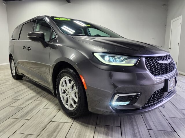 2023 Chrysler Pacifica in Cinnaminson, NJ 08077 - 18103756 7