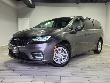 2023 Chrysler Pacifica in Cinnaminson, NJ 08077