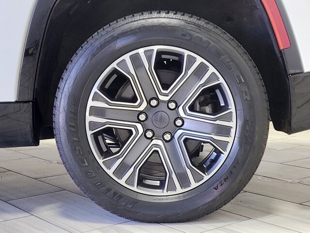 2024 Jeep Wagoneer in Cinnaminson, NJ 08077 - 18103764 9