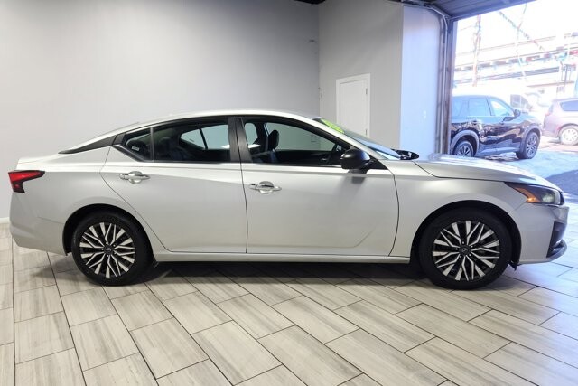 2024 Nissan Altima in Cinnaminson, NJ 08077 - 18103817 6