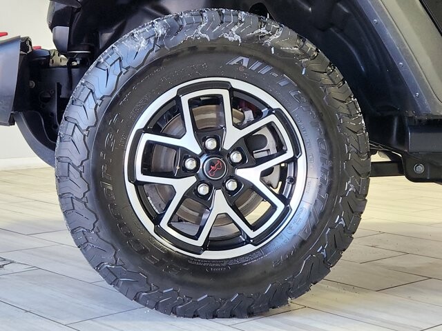 2025 Jeep Wrangler in Cinnaminson, NJ 08077 - 18103824 9