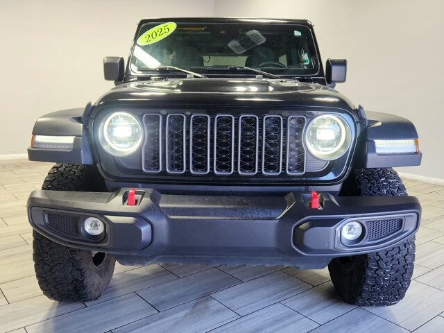 2025 Jeep Wrangler in Cinnaminson, NJ 08077 - 18103824 8