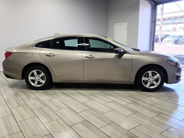 2023 Chevrolet Malibu in Cinnaminson, NJ 08077 - 18103829 6