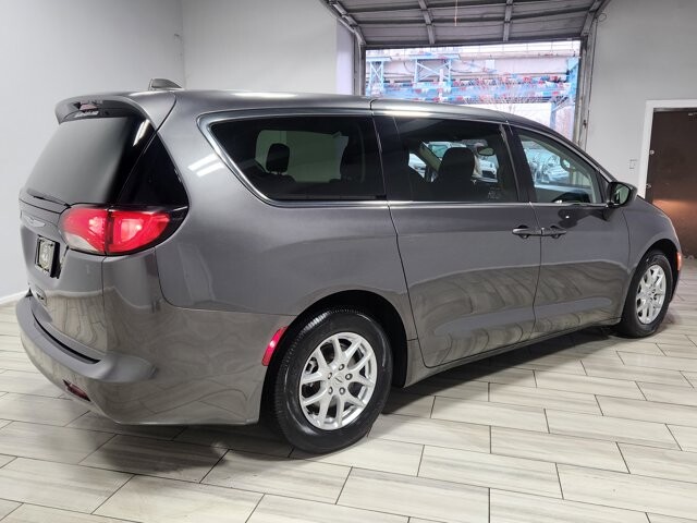 2023 Chrysler Voyager in Cinnaminson, NJ 08077 - 18103831 5
