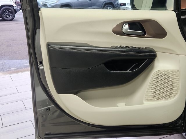 2023 Chrysler Voyager in Cinnaminson, NJ 08077 - 18103831 10